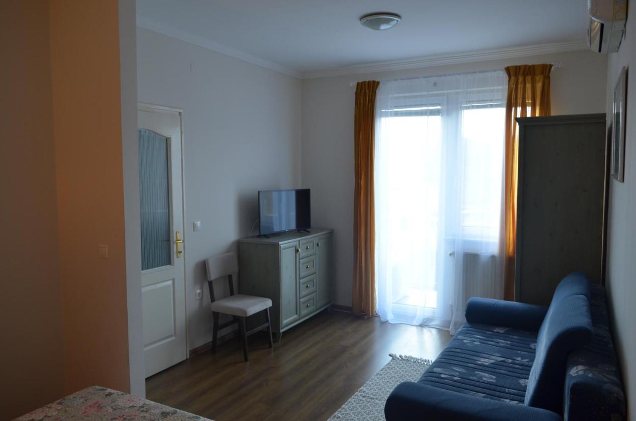 Gabi Apartman Hajdúszoboszló Esterno foto