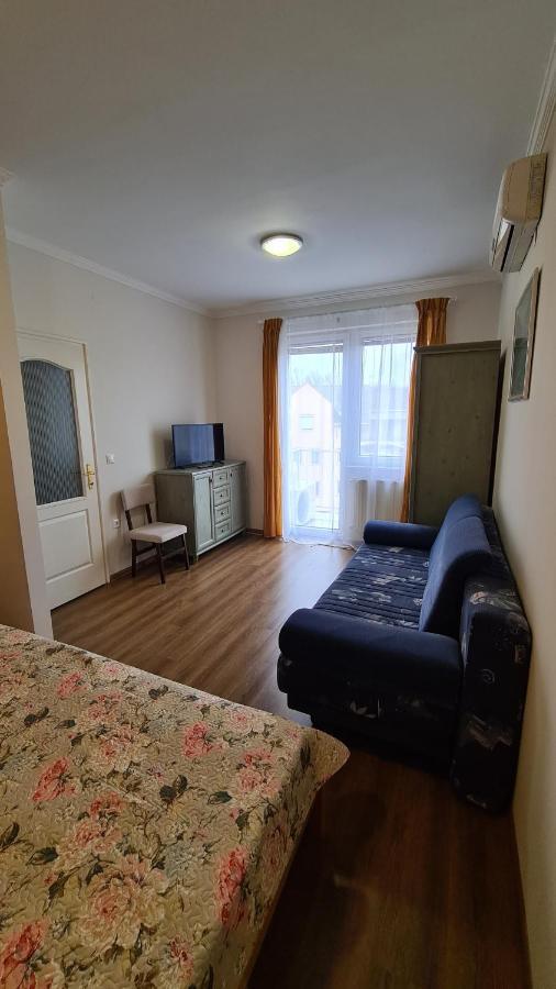 Gabi Apartman Hajdúszoboszló Esterno foto